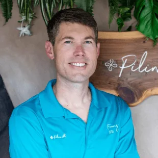 Welcoming team at Pilina Vet veterinary clinic in Kailua, Hawaii, dedicated to compassionate pet care and community support.